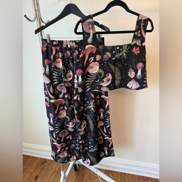 Mushroom Print Two Piece Pant Set - Picture 2 of 6